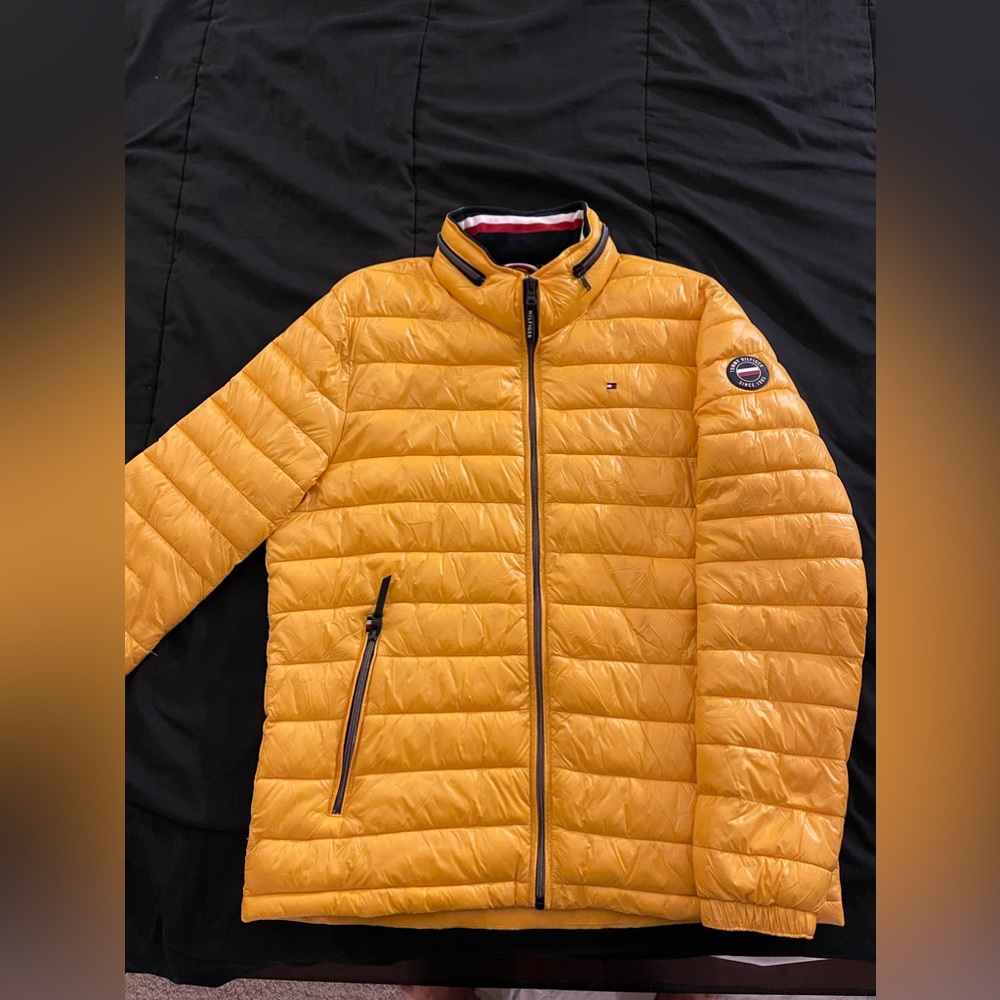Tommy Hilfiger puffer jacket size Large
